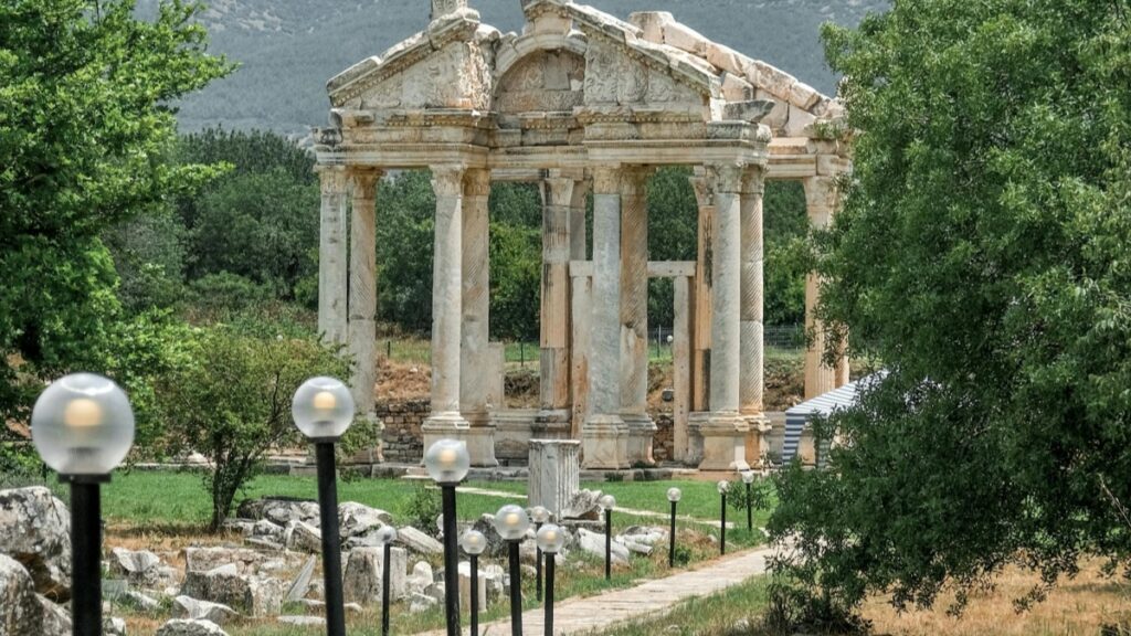 Cum pot bloggerii Facebook din Moldova colabora cu advertiserii din Belgia în 2025