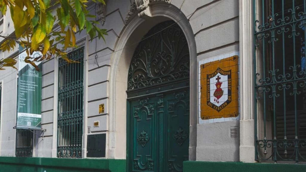 2025 Belgium WhatsApp AllCategory Advertising Rate Card pentru Moldova