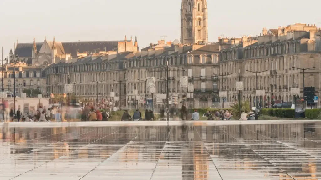 Cum influențează politica Rusiei și schimbările pe Facebook experiența creatorilor din Moldova și evidențierea detaliilor produselor.