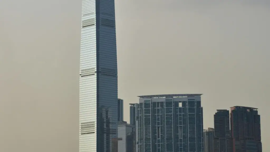 Ghid practic pentru creatorii din Moldova: cum să ajungi la branduri din Colombia pe Hulu și să distribui coduri promoționale limitate.