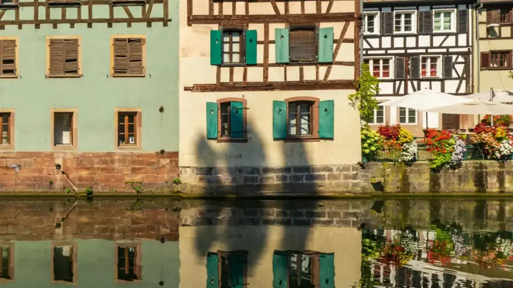 Ghid practic pentru advertiserii din Moldova — cum identifici creatori Peru Josh care promovează rutine de wellness și cum rulezi campanii eficiente.