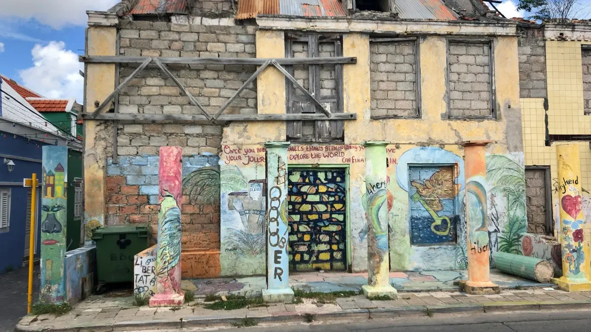 Creatori din Moldova: cum să contactezi branduri slovace pe Josh și să vinzi ghiduri de călătorie