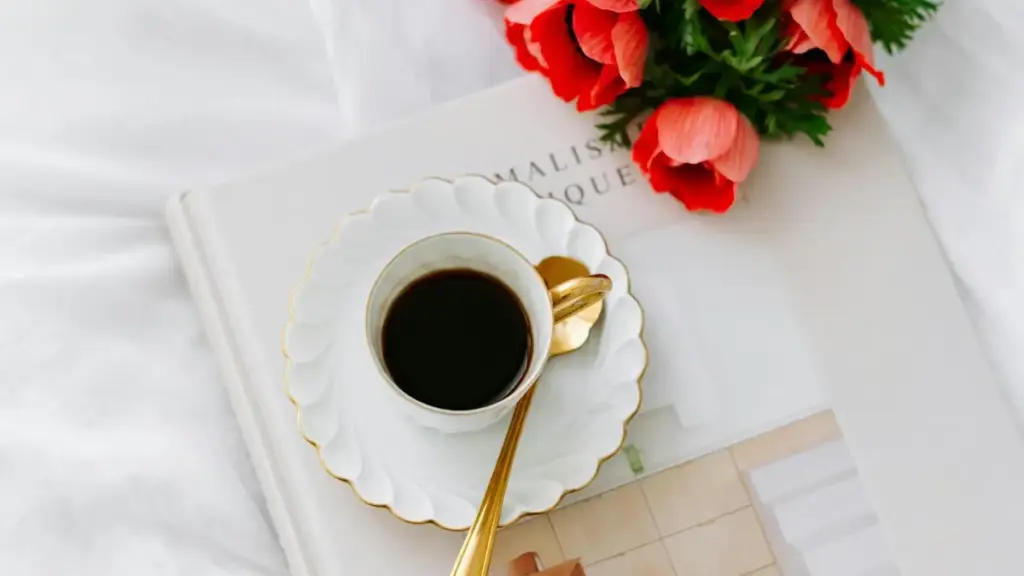 Ghid practic pentru advertiserii din Moldova: cum găsești, evaluezi și sponsorizezi creatori Twitter din Spania pentru conținut behind‑the‑scenes, plus tactici de negociere și risc.