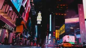 Ghid practic pentru advertiserii din Moldova: unde şi cum găseşti creatori OnlyFans din Pakistan pentru lansări beauty, ce riscuri să gestionezi şi cum să construieşti campanii autentice.