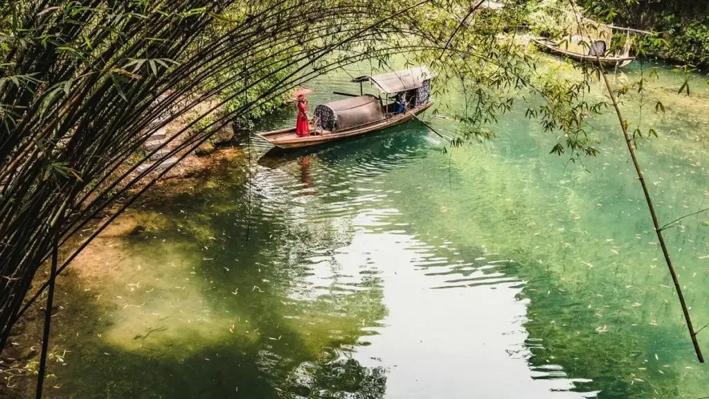 Ghid practic pentru creatori din Moldova: cum găseşti branduri din Cipru pe Taobao, negociezi colaborări și construiești CTA-uri care convertesc — cu exemple reale și riscuri.