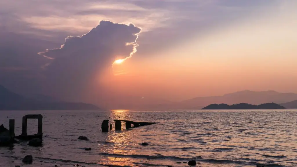 Ghid practic pentru advertiserii din Moldova: cum găsești creatori Moj în Qatar, cum scalezi conținutul creatorilor pentru product-led growth și cum măsori impactul pe search și LLM-uri.